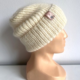 Ręcznie robiona czapka beanie AUREA 100% Baby Merino plus moher i jedwab 02 Ecru