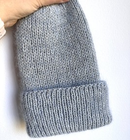 Ręcznie robiona czapka beanie AUREA 100% Baby Merino plus moher i jedwab 22 Szaro Błękitny