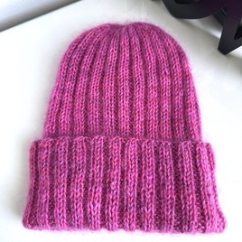 Ręcznie robiona czapka beanie AUREA 100% Ręcznie farbowana Baby Merino plus moher i jedwab Malinowy Sorbet - edycja limitowana