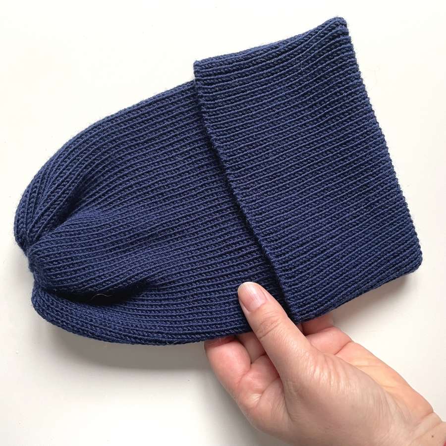 Beanie czapka z wełny merino VARELLA 100% Baby Merino 13 Granatowy