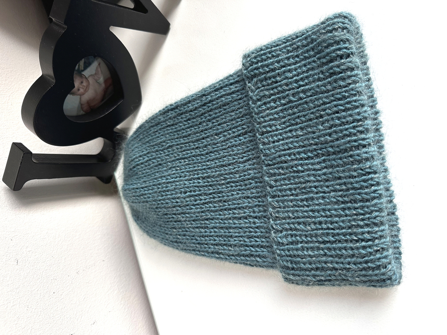 Ręcznie robiona czapka beanie AUREA 100% Baby Merino plus moher i jedwab 02 Czarny