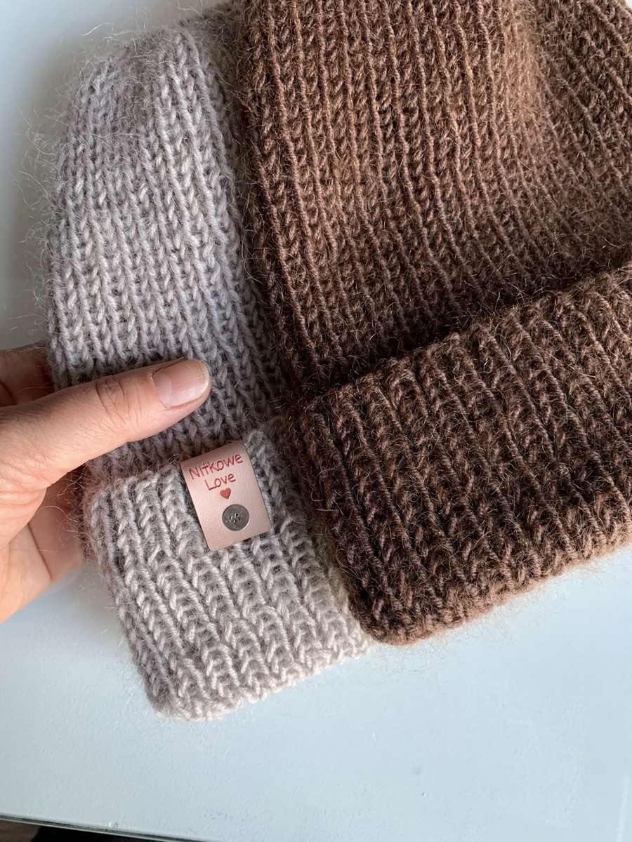 Ręcznie robiona czapka beanie AUREA 100% Baby Merino plus moher i jedwab 52/35 czekolada