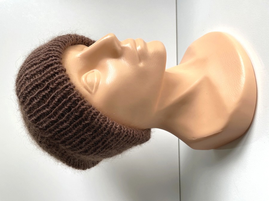 Ręcznie robiona czapka beanie AUREA 100% Baby Merino plus moher i jedwab 52/35 czekolada