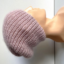 Handmade Czapka damska AUREA 100% Baby Merino plus moher i jedwab 54 Pudrowy Róż