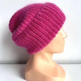 Ręcznie robiona czapka beanie AUREA 100% Baby Merino plus moher i jedwab 08/13 Fuksja