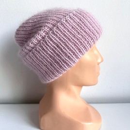 Ręcznie robiona czapka beanie AUREA 100% Baby Merino plus moher i jedwab 54/40 Pudrowy Róż