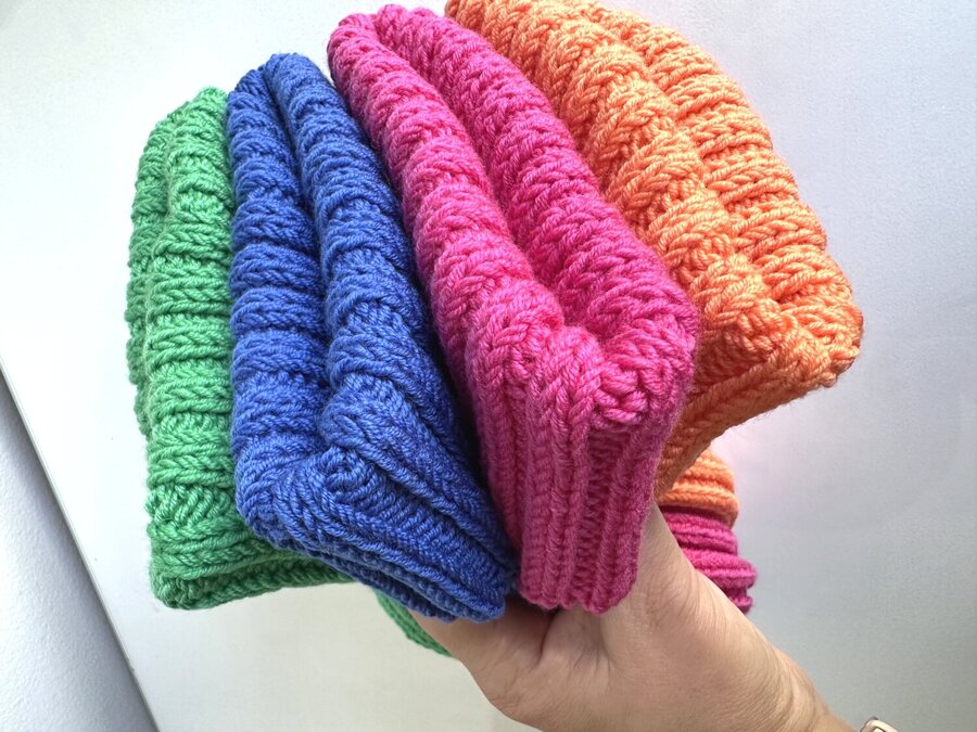 Czapka zimowa damska HELLI 100% Baby Merino 33 Jaskrawoniebieski