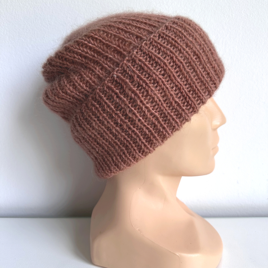 Ręcznie robiona czapka beanie AUREA 100% Baby Merino plus moher i jedwab 48/33 Blush