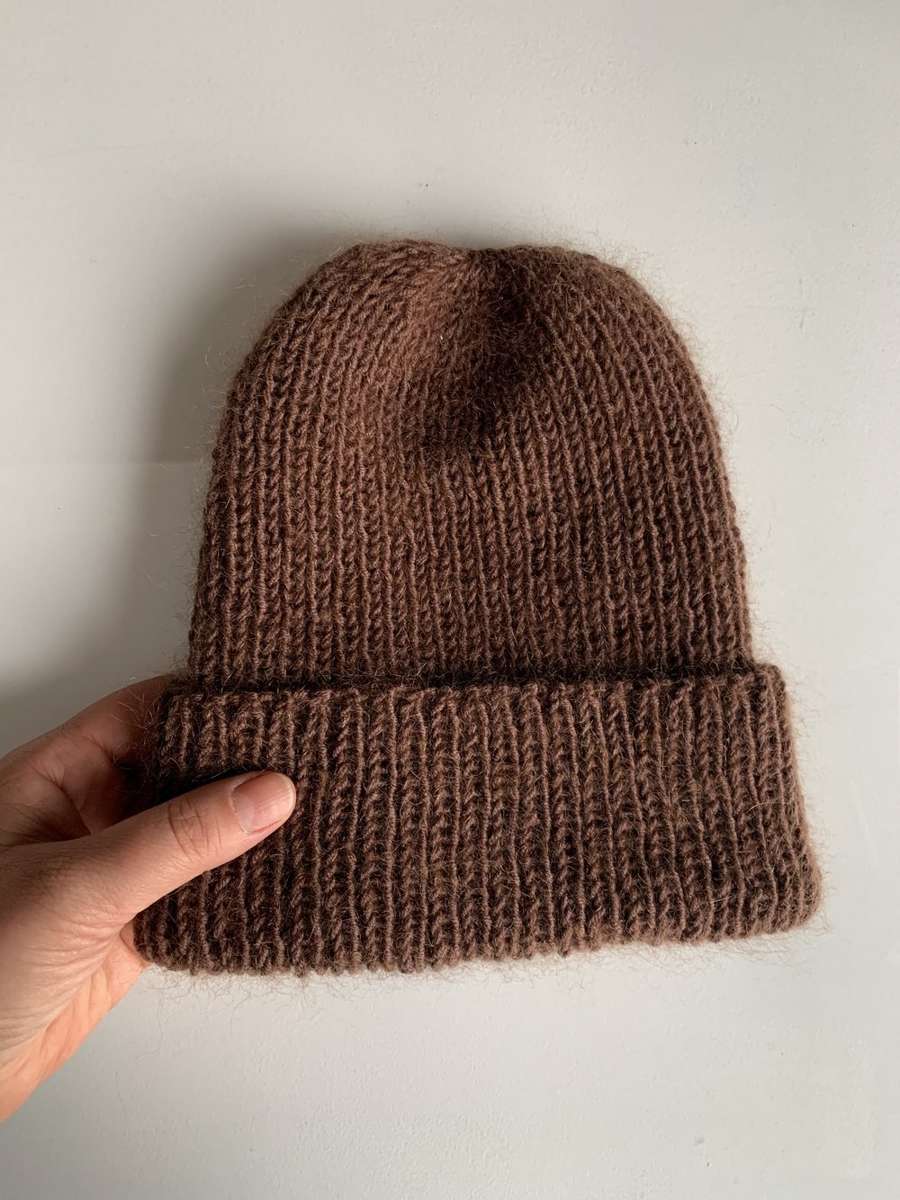 Ręcznie robiona czapka beanie AUREA 100% Baby Merino plus moher i jedwab 52/35 czekolada