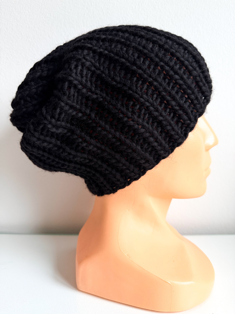 Ręcznie robiona czapka damska JANKA 100% Wełna owcza 02 Czarny