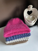 Ręcznie robiona czapka beanie AUREA 100% Baby Merino plus moher i jedwab 08/13 Fuksja