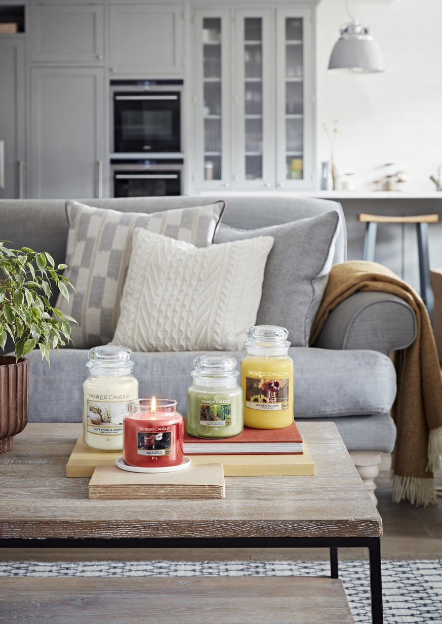 Duża świeca zapachowa Yankee Candle GOLDEN AUTUMN