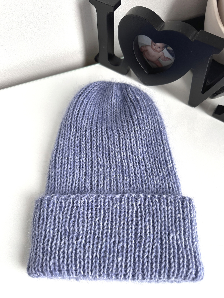 Ręcznie robiona czapka beanie AUREA 100% Baby Merino plus moher i jedwab 37/39 Jasna Lawenda niebieskim