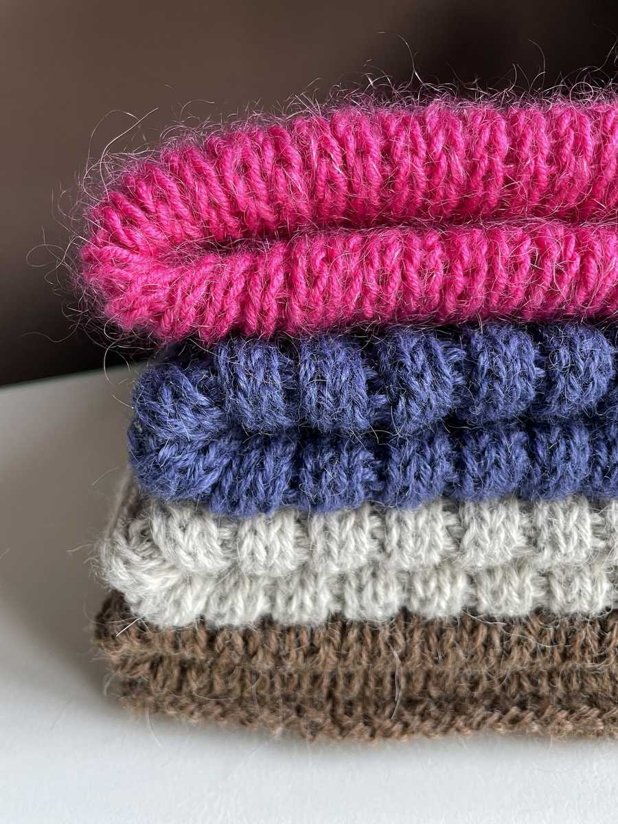 Ręcznie robiona czapka beanie AUREA 100% Baby Merino plus moher i jedwab 08/13 Fuksja