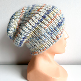 Handmade Czapka damska AUREA Print Merynos plus moher i jedwab 21/59 morski kapitan