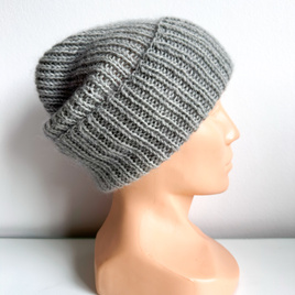 Ręcznie robiona czapka beanie AUREA 100% Baby Merino plus moher i jedwab 43/08 Jasny Morski
