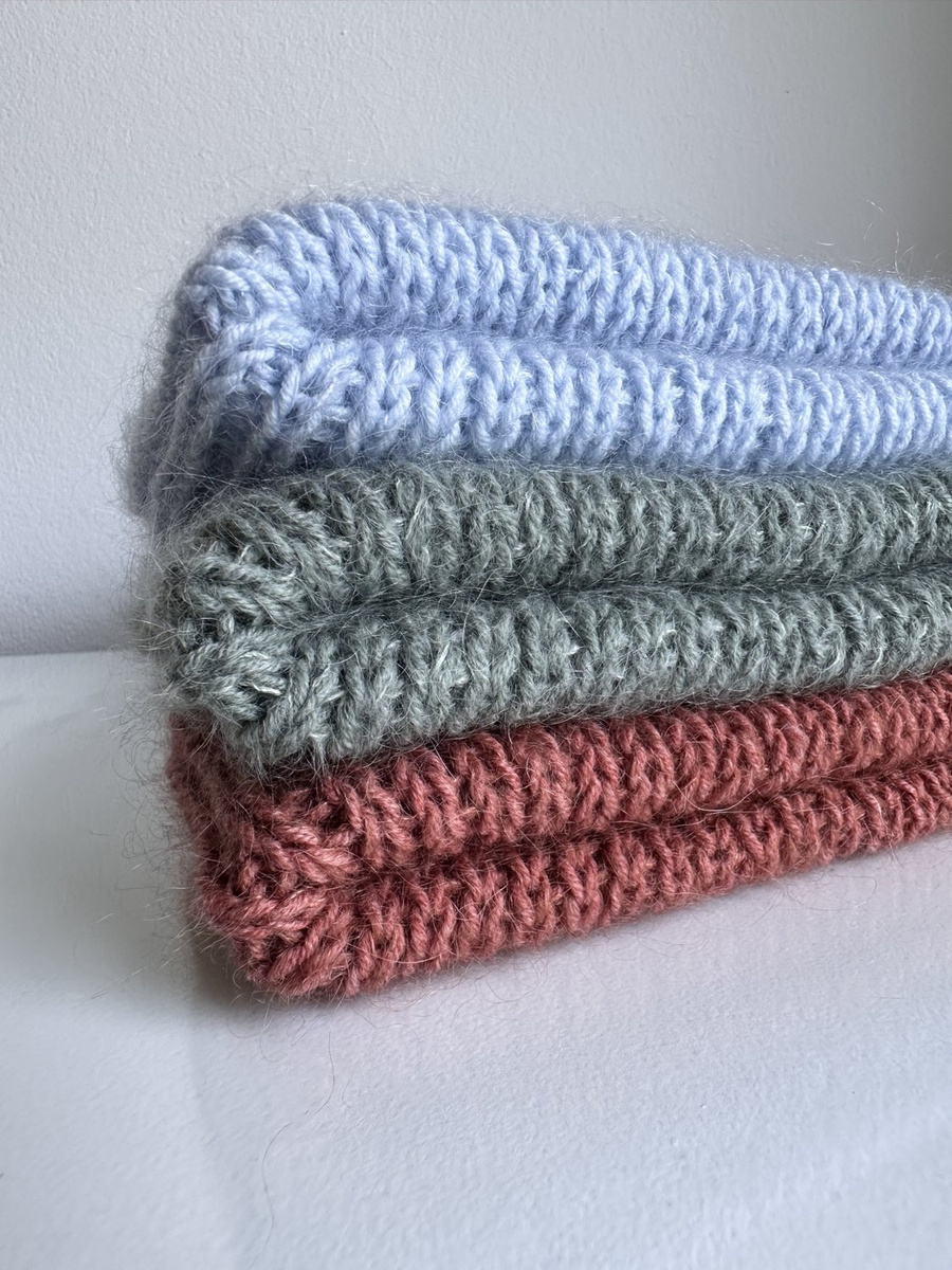 Handmade Czapka damska AUREA 100% Baby Merino plus moher i jedwab 48/33 Blush