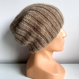 Ręcznie robiona Czapka MARGARET 100% Alpaka plus nitka moher z jedwabiem 2020/54 Piaskowy jasny