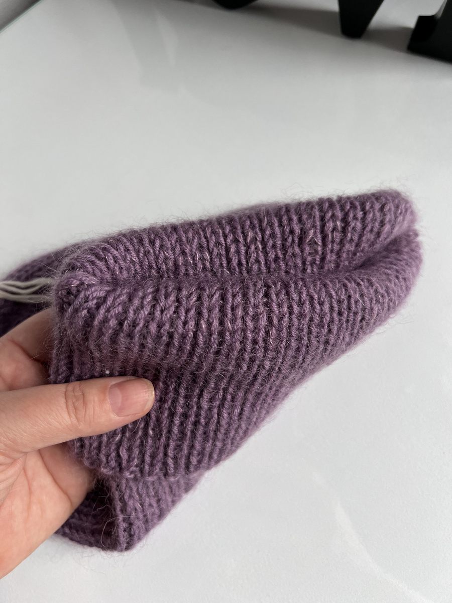 Ręcznie robiona czapka beanie AUREA 100% Baby Merino plus moher i jedwab 40/05 Ametyst