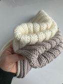 Ręcznie robiona czapka beanie MIRA 100% Merino plus moher i jedwab 01 Ecru