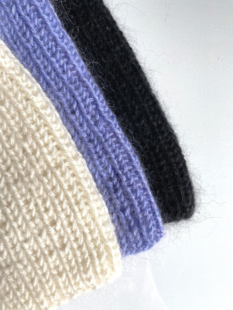 Handmade Czapka damska AUREA 100% Baby Merino plus moher i jedwab 02/01 Ecru