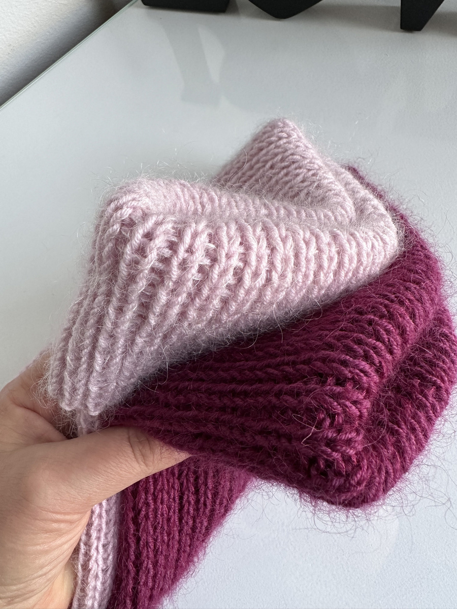 Ręcznie robiona czapka beanie AUREA 100% Baby Merino plus moher i jedwab 34/17 Wrzos