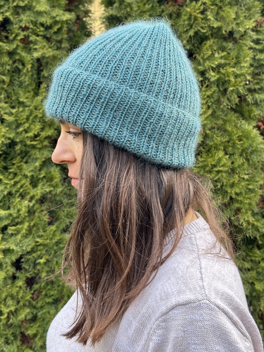 Ręcznie robiona czapka beanie AUREA 100% Baby Merino plus moher i jedwab 02 Czarny