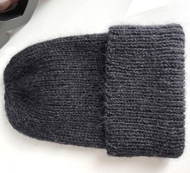 Ręcznie robiona czapka beanie AUREA 100% Baby Merino plus moher i jedwab 21/02 Czarny