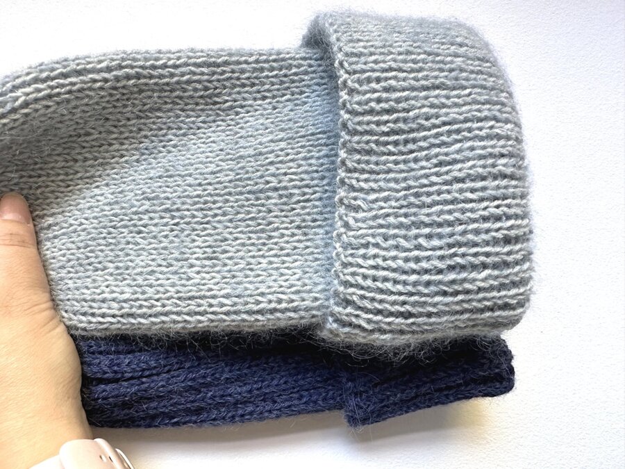 Ręcznie robiona czapka beanie AUREA 100% Baby Merino plus moher i jedwab 22/06 Szaro Błękitny