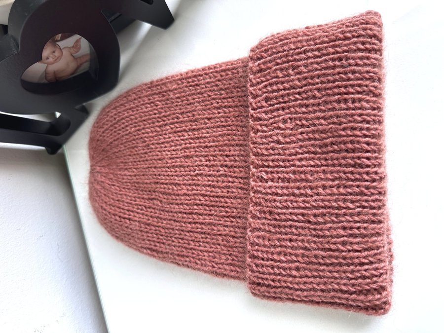 Ręcznie robiona czapka beanie AUREA 100% Baby Merino plus moher i jedwab 48/33 Blush