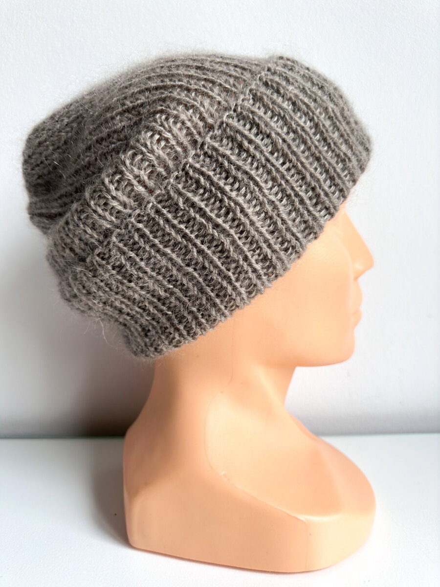 Ręcznie robiona czapka beanie AUREA 100% Baby Merino plus moher i jedwab 57/12 Szaro-Brązowy