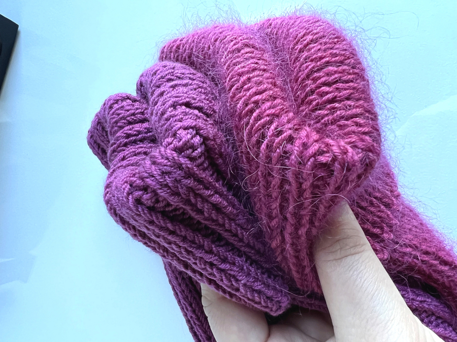 Wywijana czapka merino HELLI 100% Baby Merino 34 Wrzos